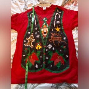 PREOWNED CHRISTMAS TEE-SIZE LARGE GOOD CONDITION
